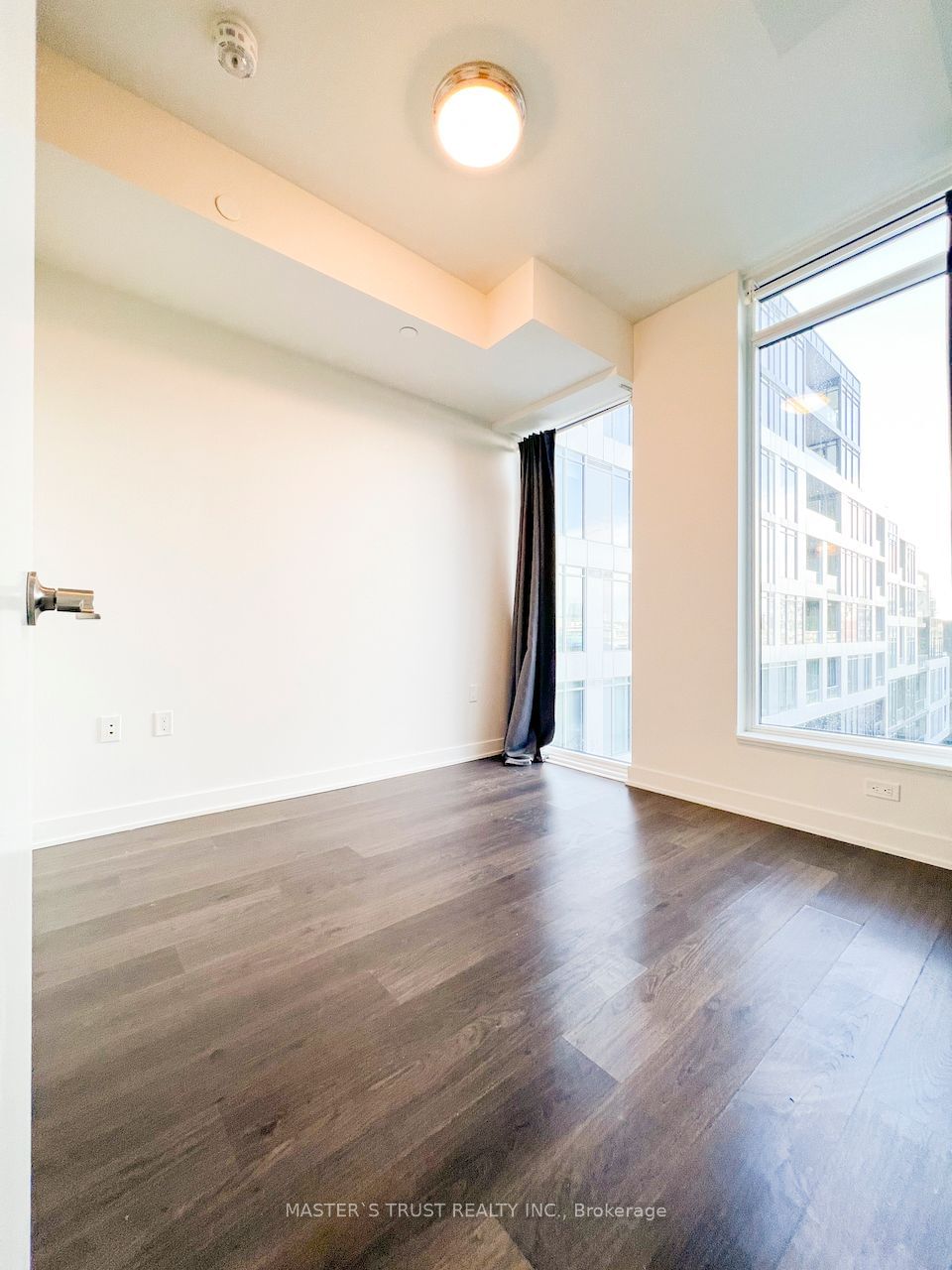 576 FRONT St W, unit 1102 for rent