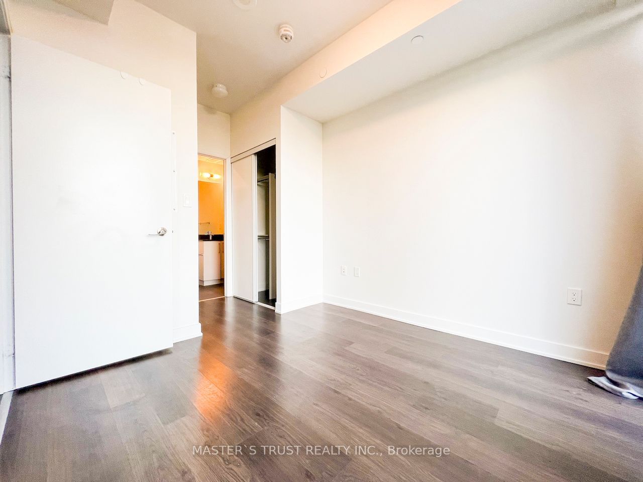 576 FRONT St W, unit 1102 for rent