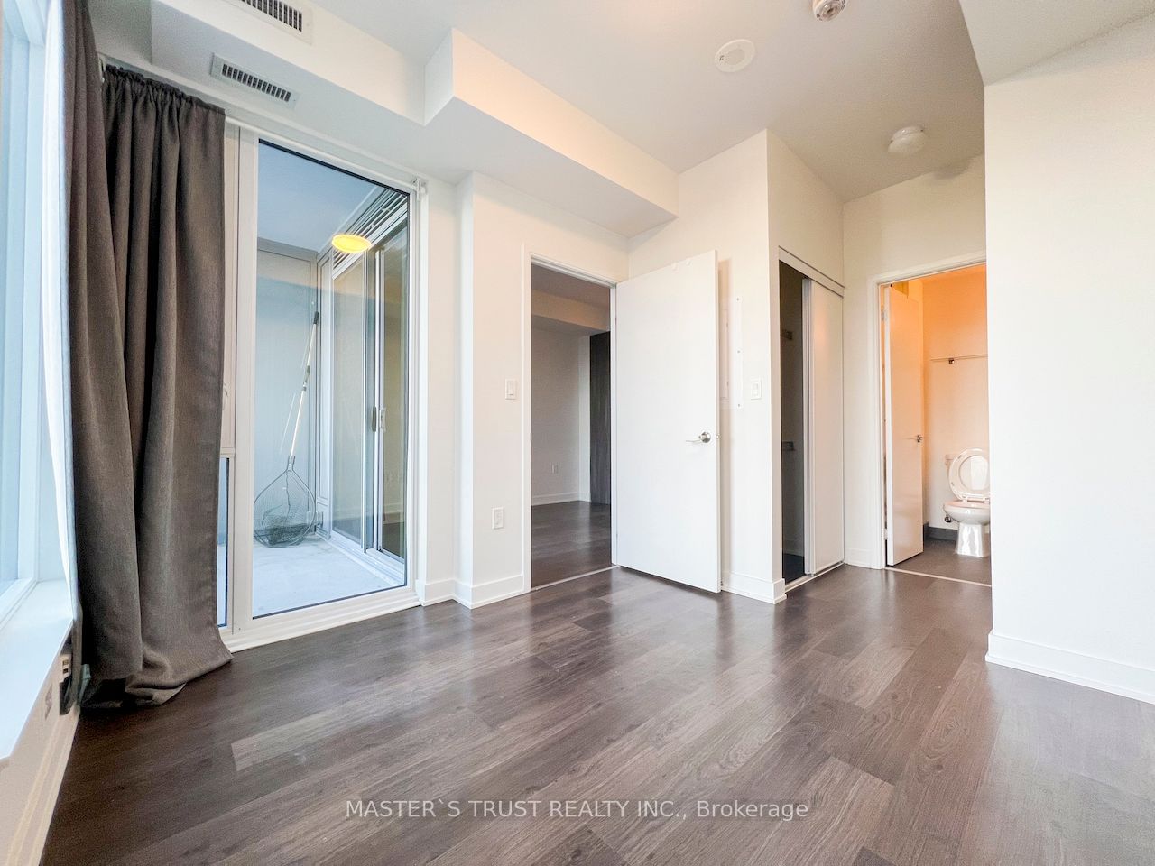 576 FRONT St W, unit 1102 for rent