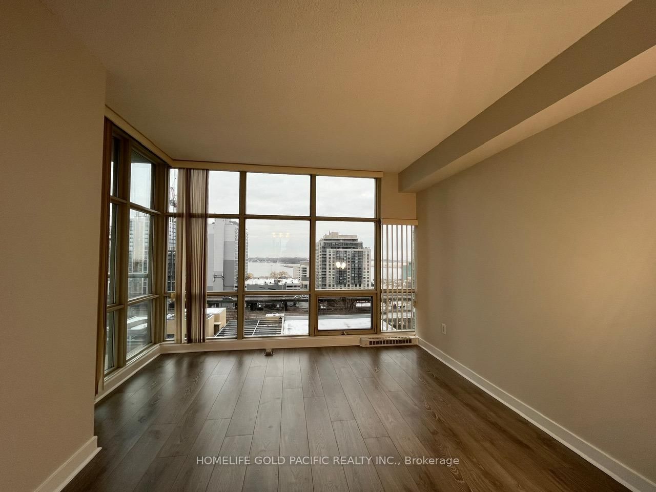 10 Navy Wharf Crt, unit 1209 for rent