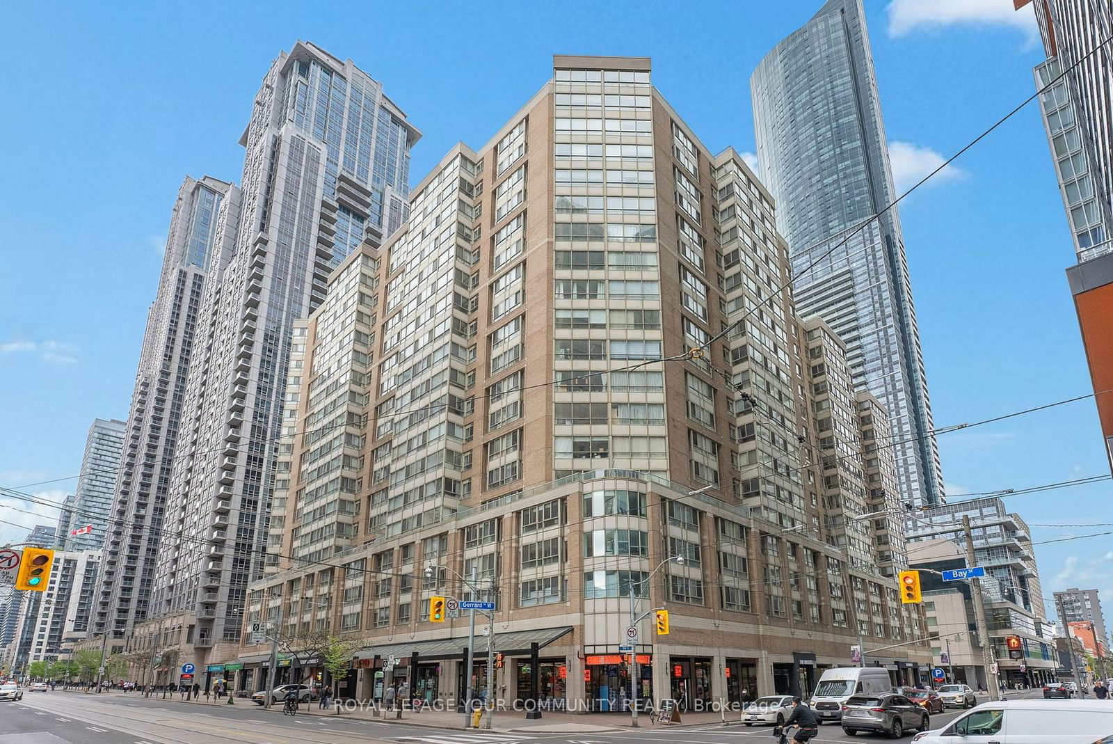 711 Bay St, unit 1221 for rent