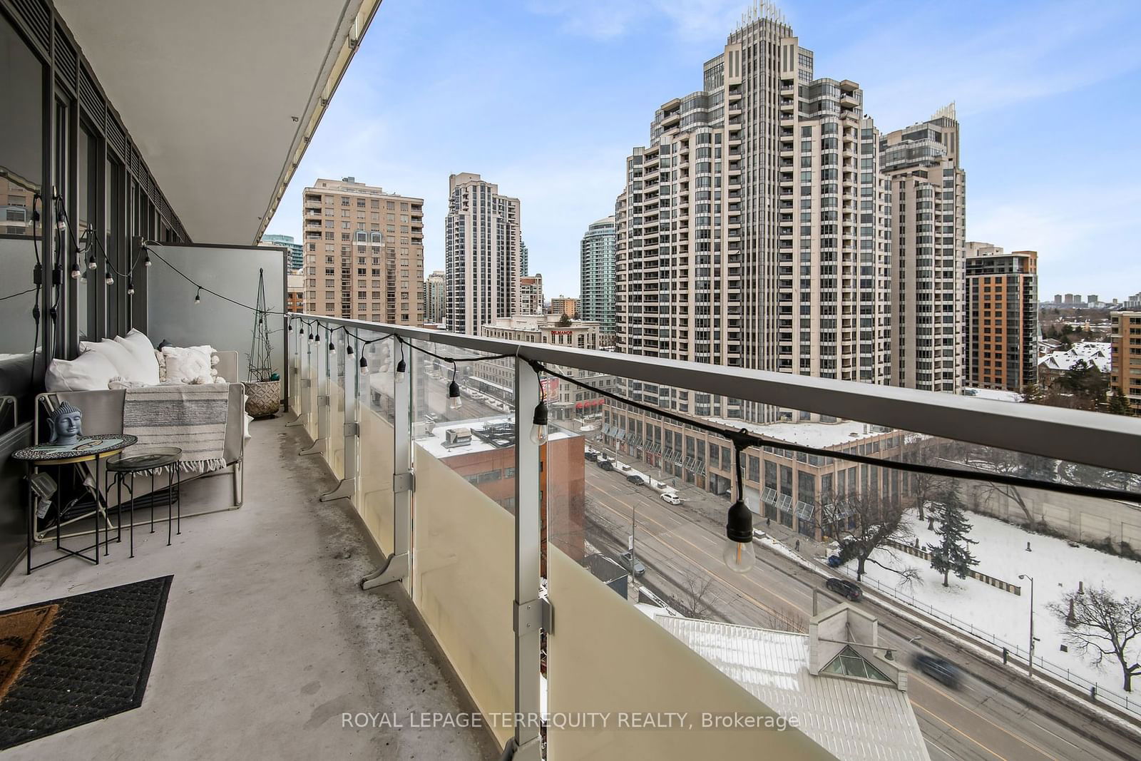 75 Canterbury Pl, unit 1702 for sale