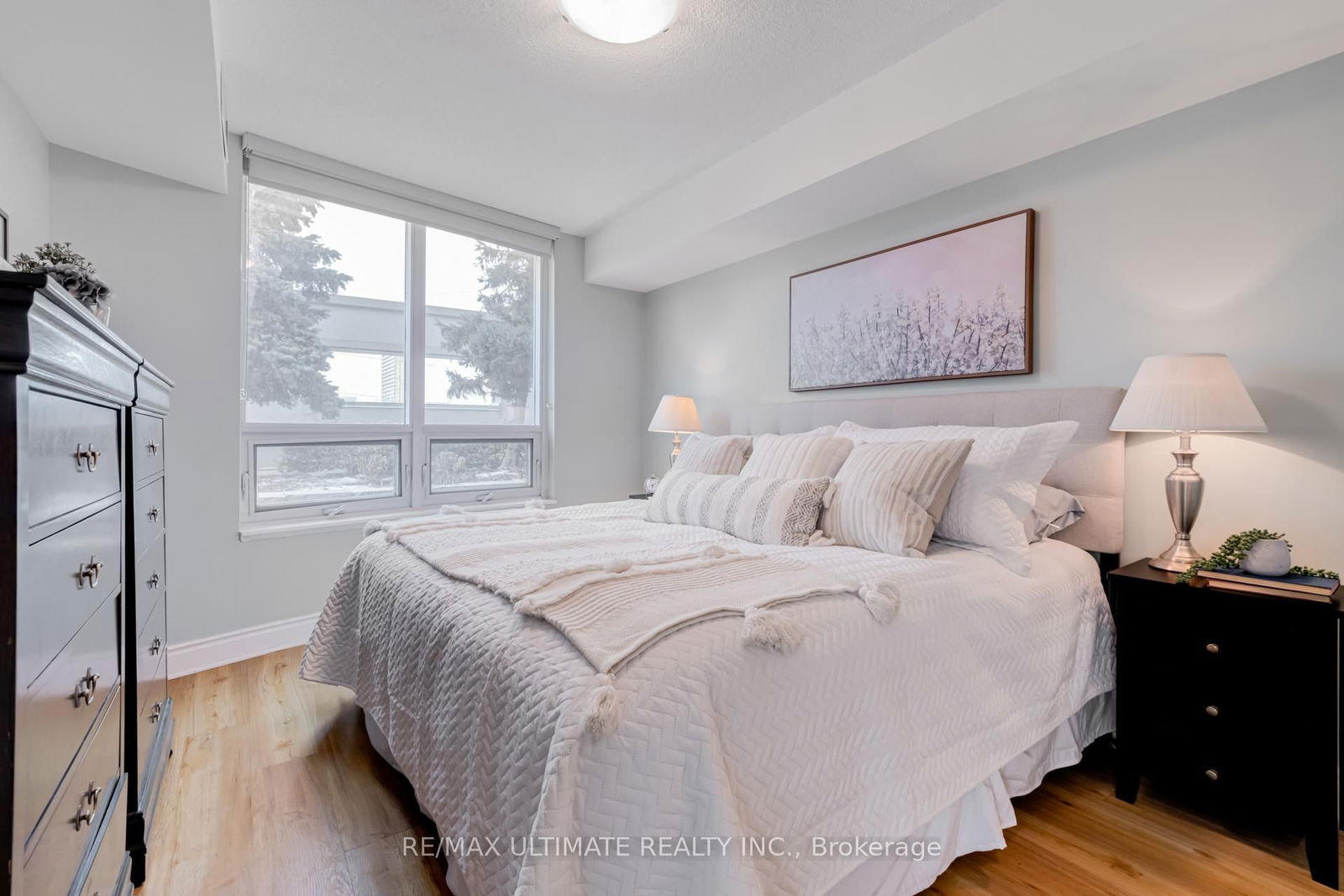 25 Greenview Ave, unit 319 for sale