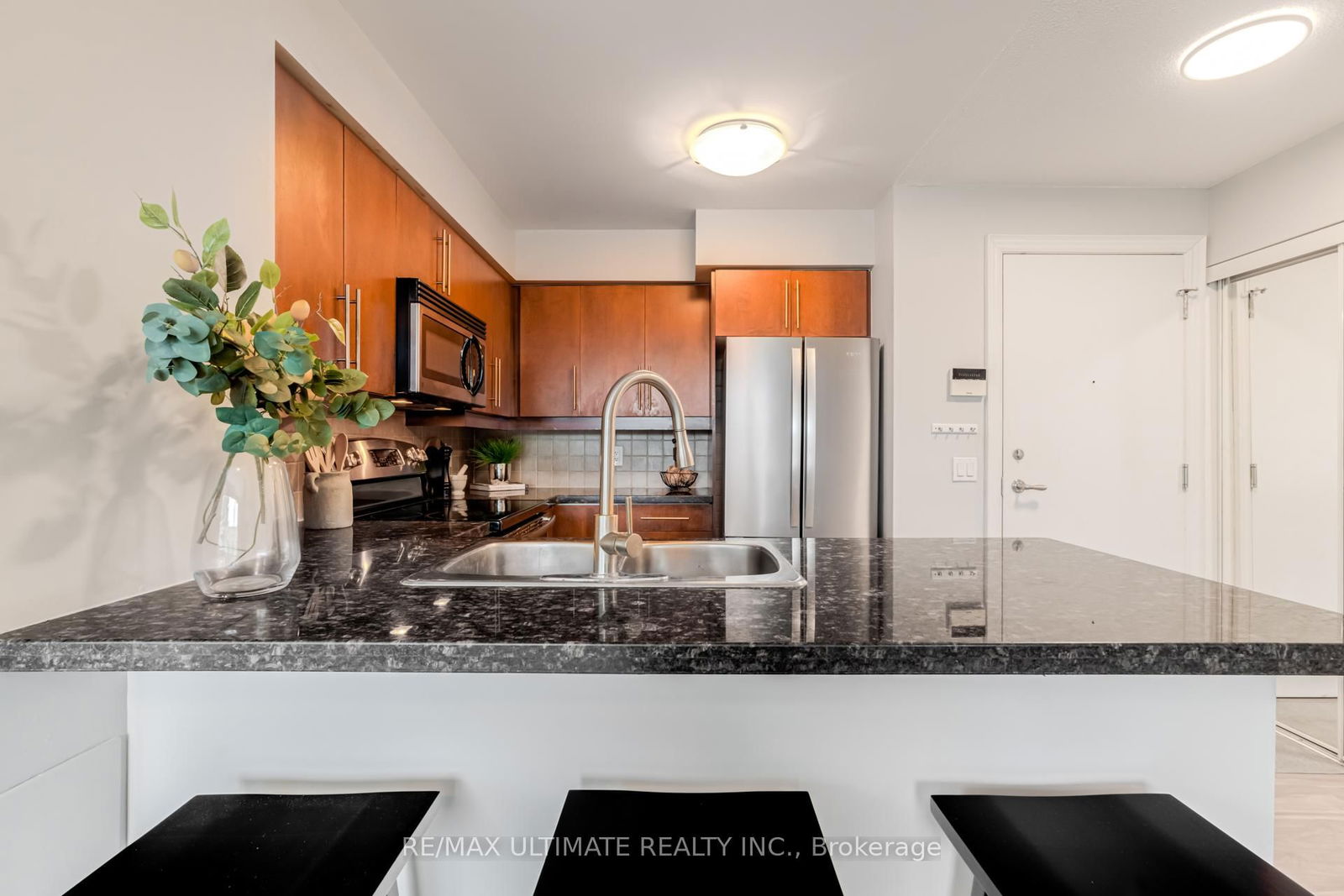 25 Greenview Ave, unit 319 for sale