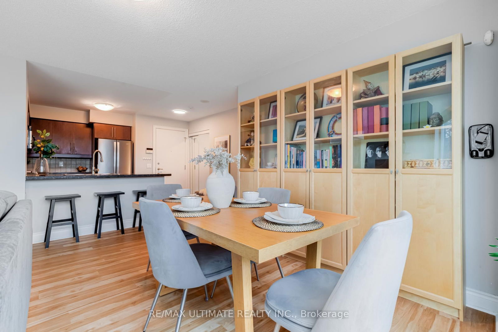 25 Greenview Ave, unit 319 for sale