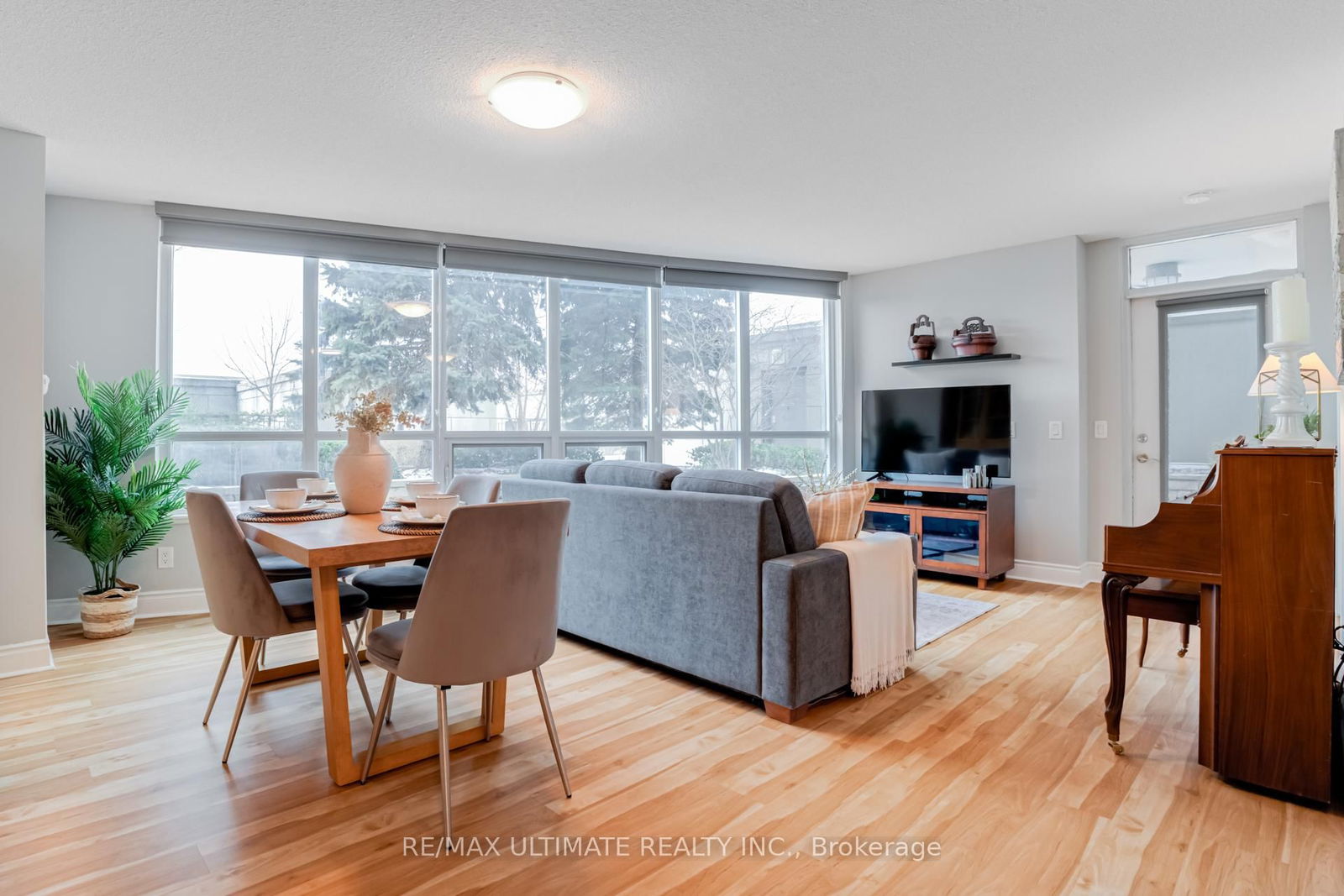 25 Greenview Ave, unit 319 for sale