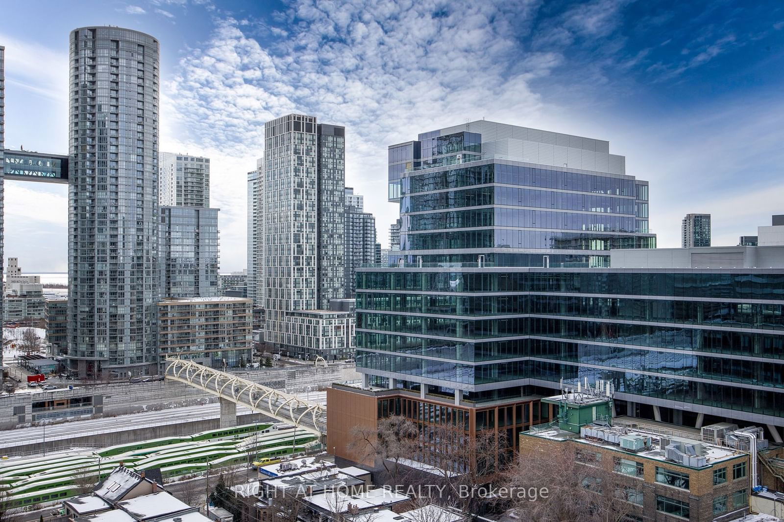 455 Wellington St W, unit 1110 for sale