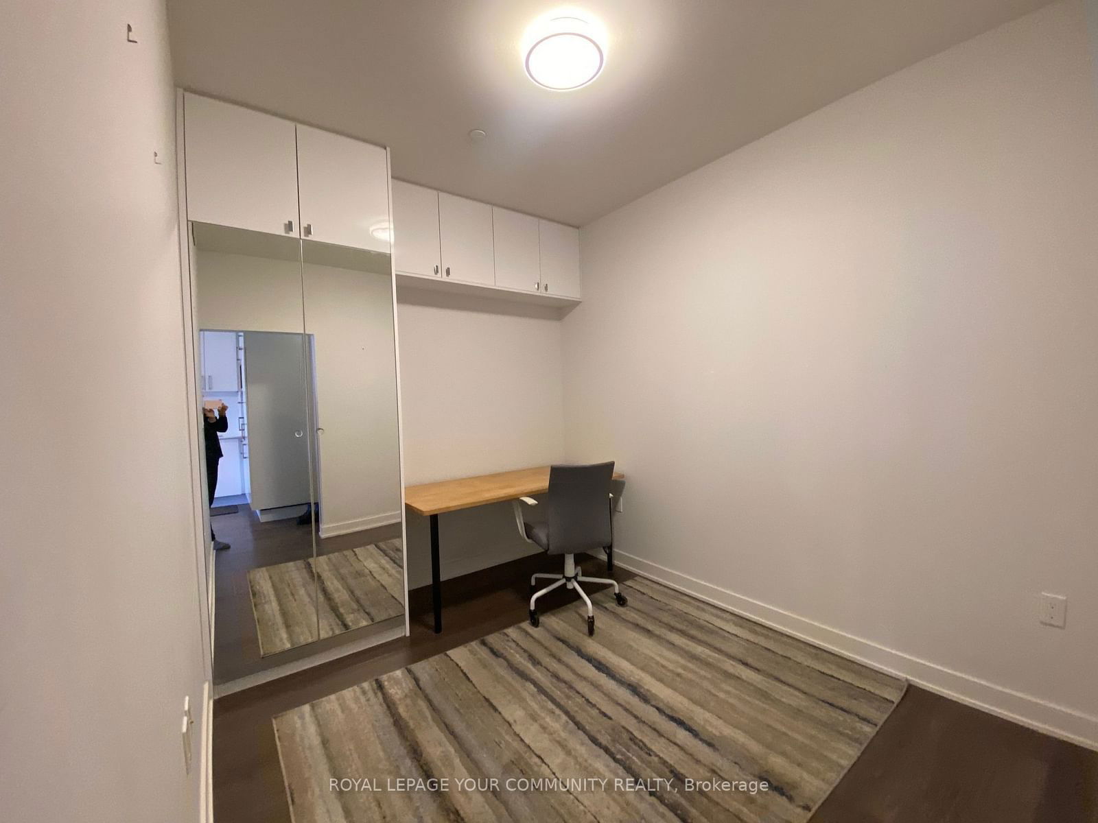 27 Bathurst St, unit 1813W for rent