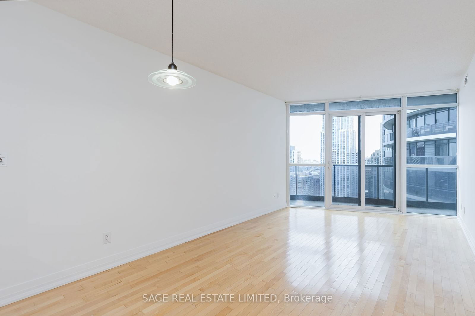 25 Carlton St, unit 2805 for rent