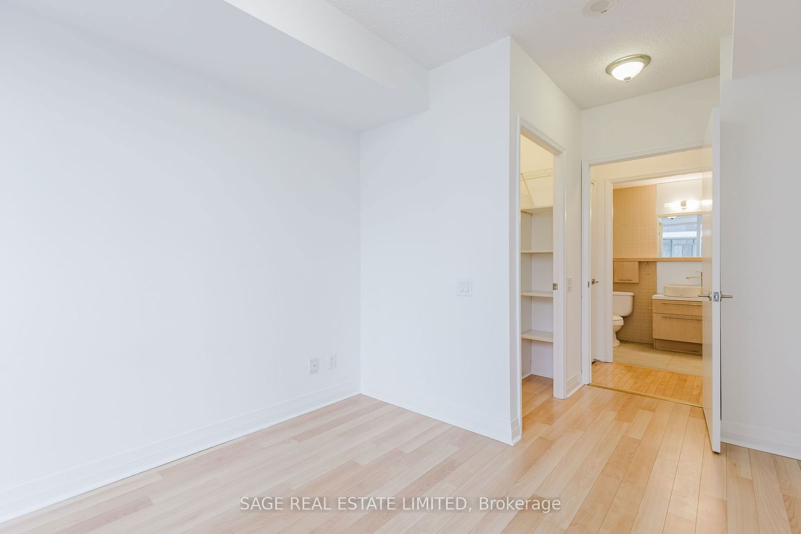 25 Carlton St, unit 2805 for rent