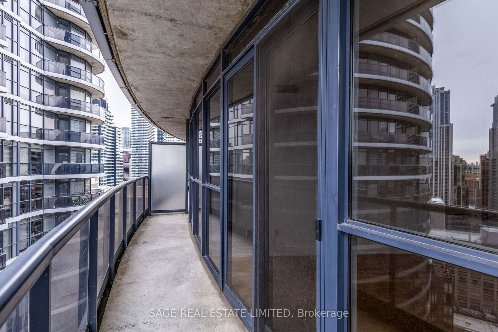 25 Carlton St, unit 2805 for rent