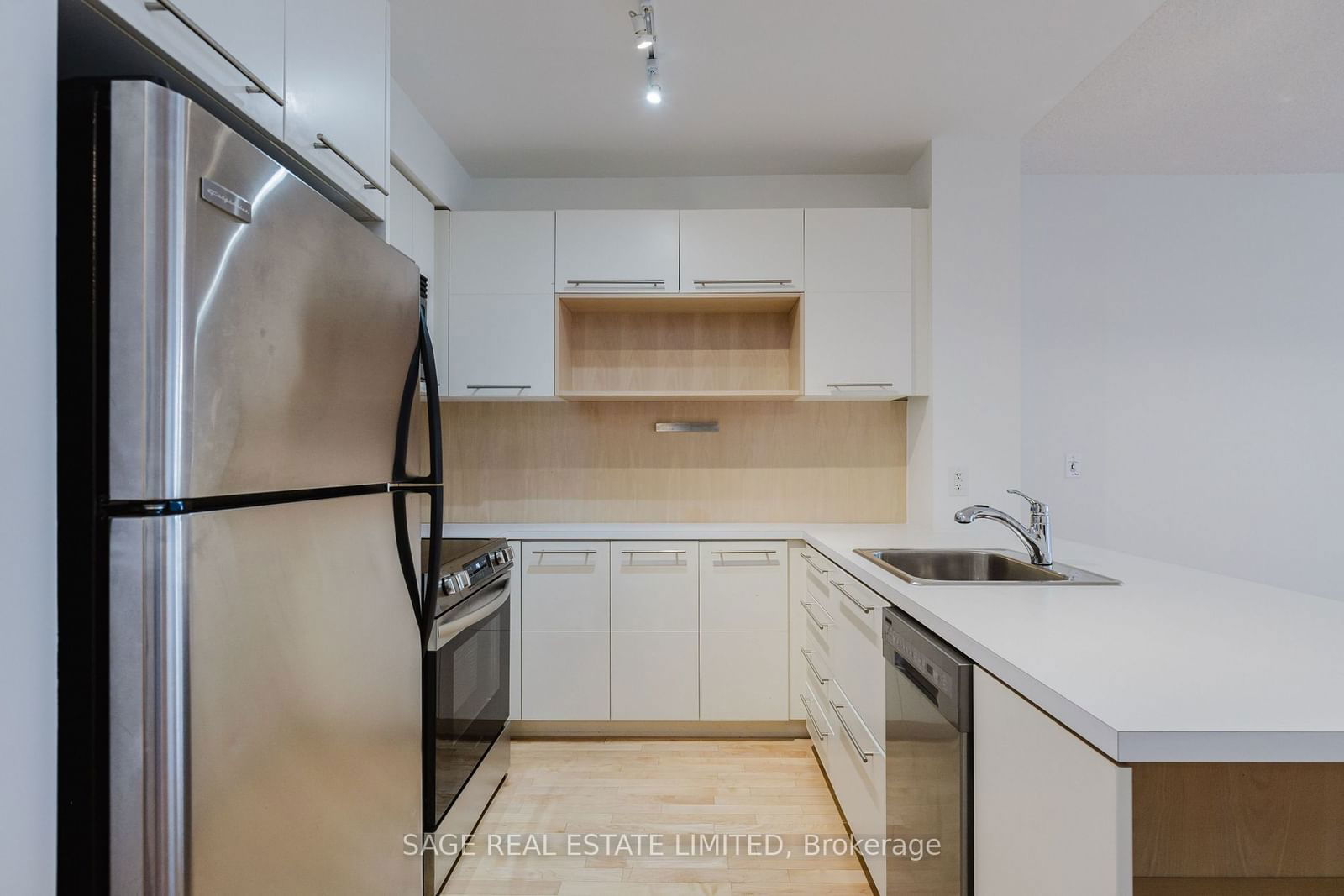 25 Carlton St, unit 2805 for rent