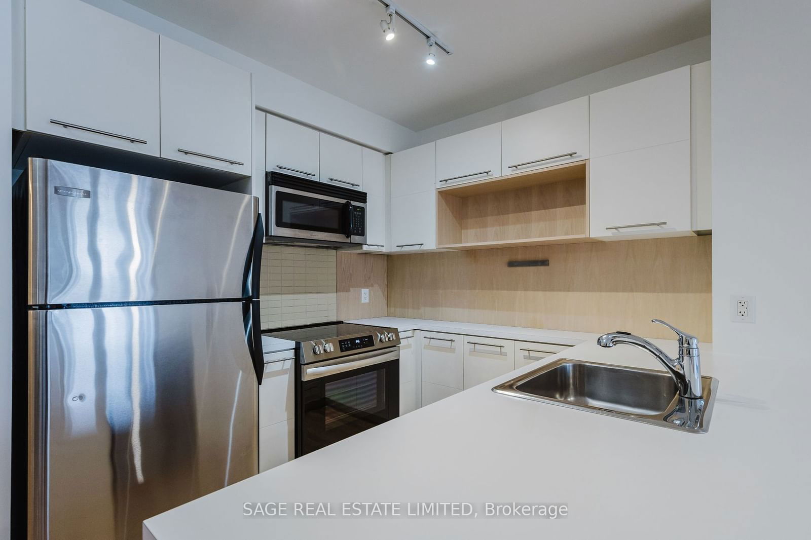 25 Carlton St, unit 2805 for rent