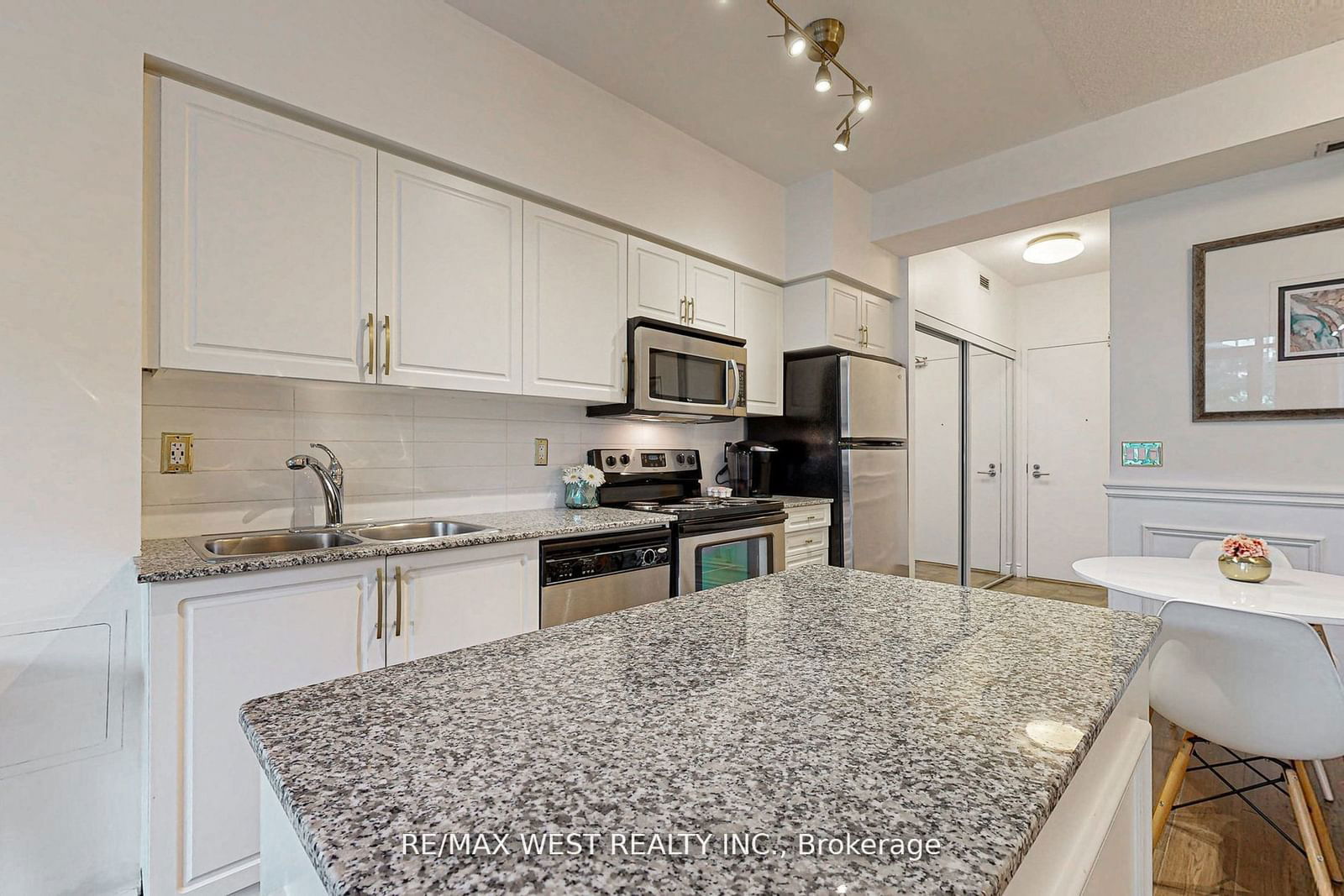 209 Fort York Blvd, unit 355 for sale