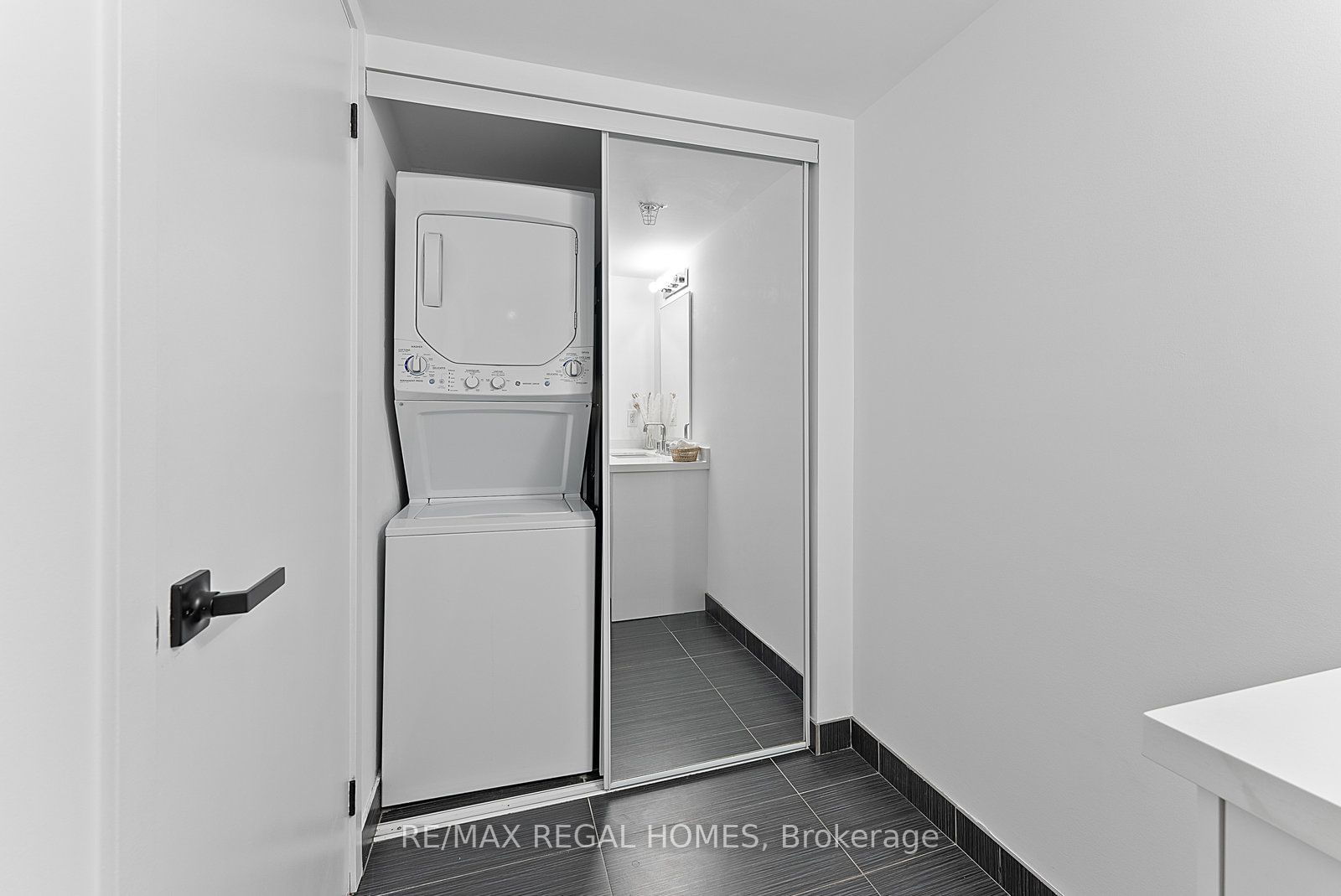 36 Lisgar St, unit 1201E for sale