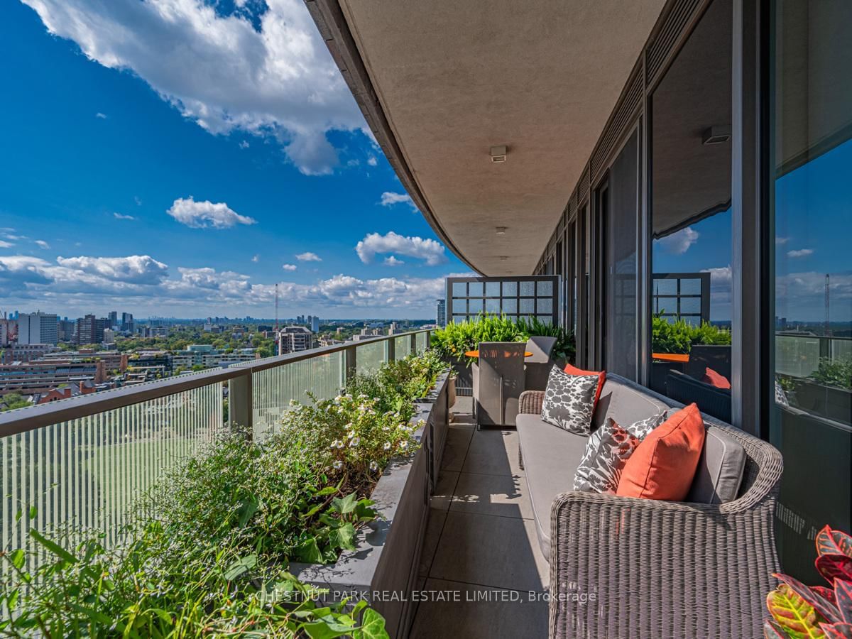 88 Davenport Rd, unit 1802 for sale