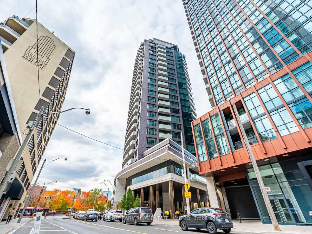 88 Davenport Rd, unit 1802 for sale