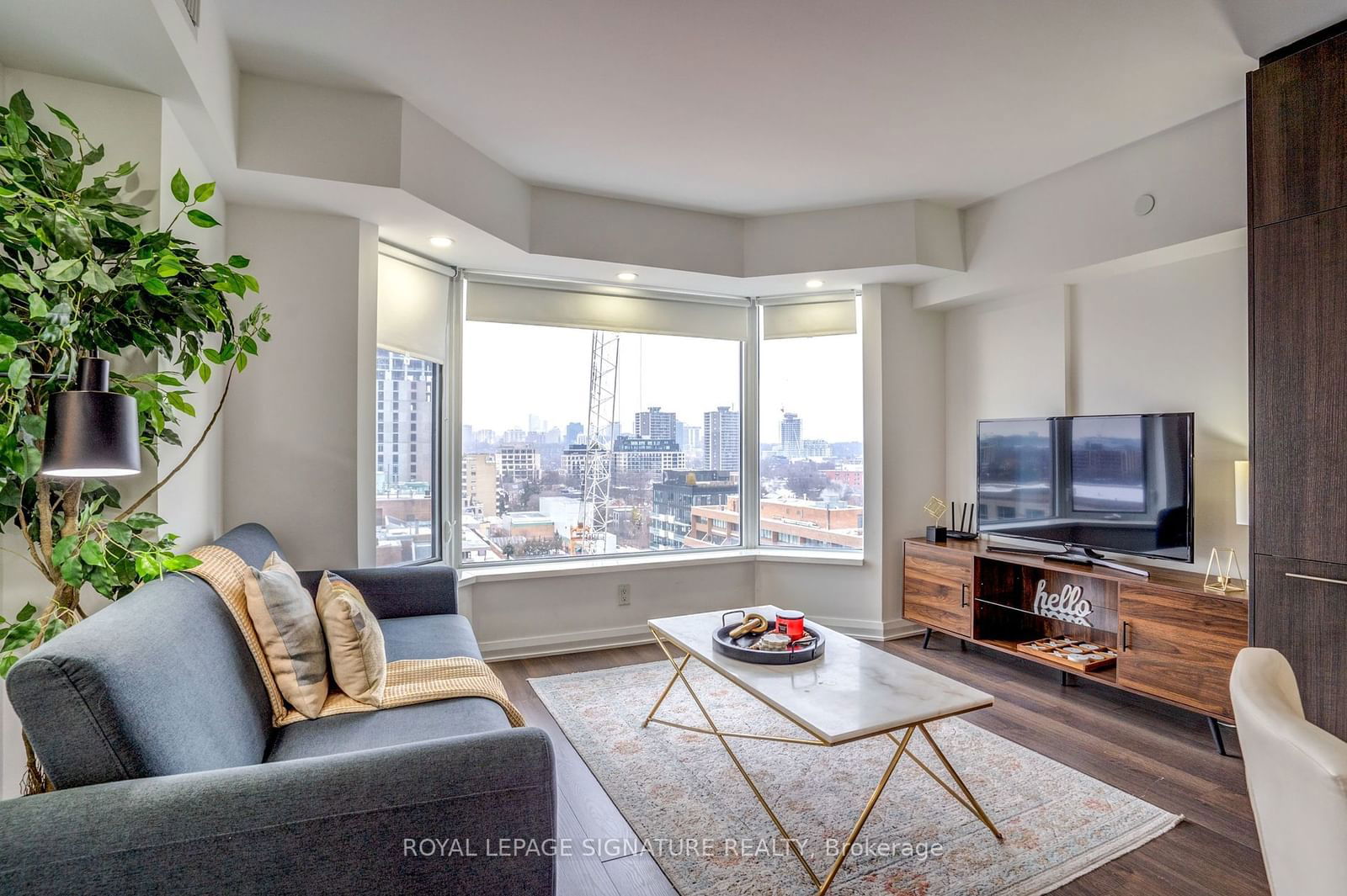 155 Yorkville Ave, unit 1218 for sale