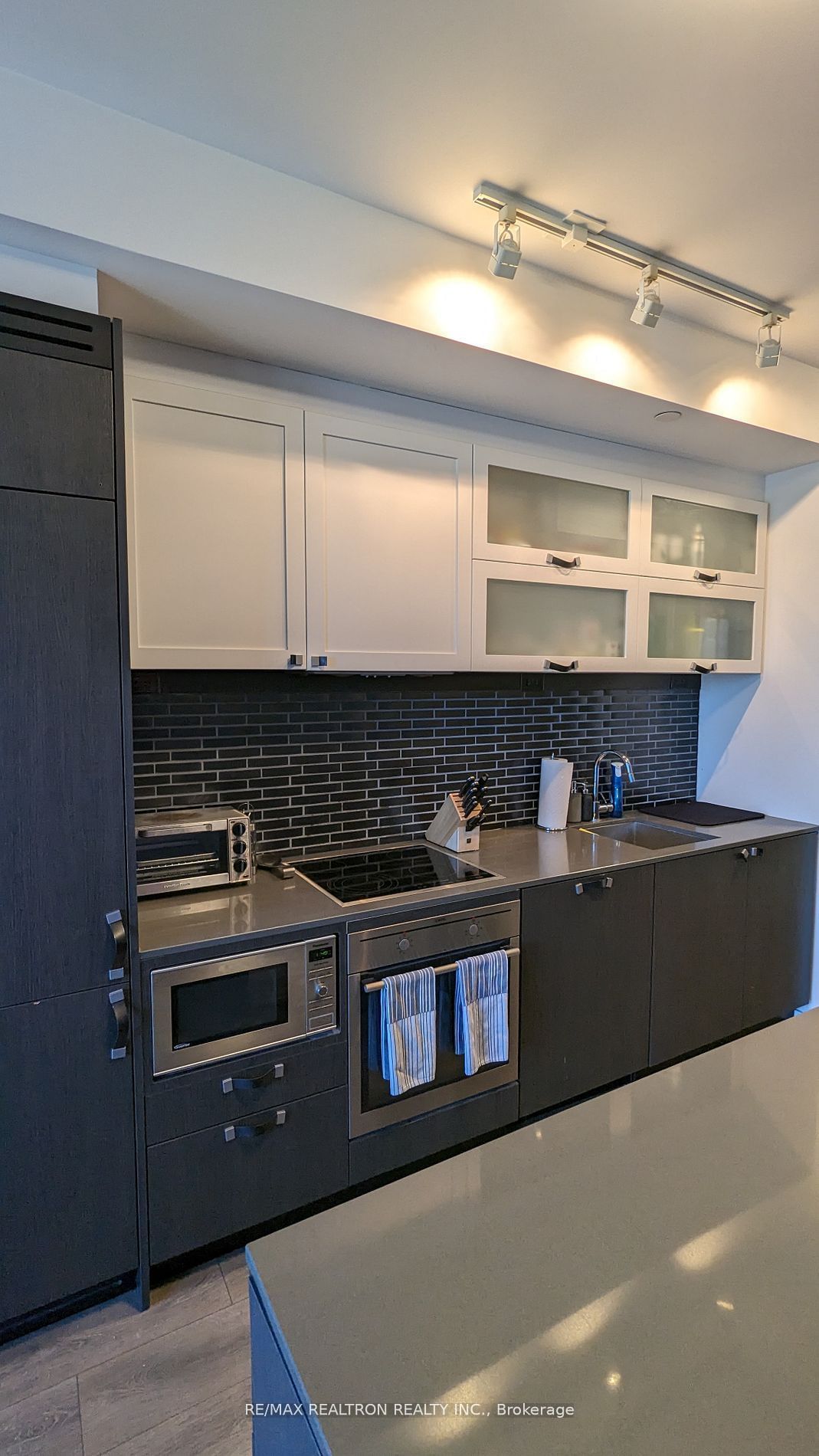 783 Bathurst St, unit 407 for rent