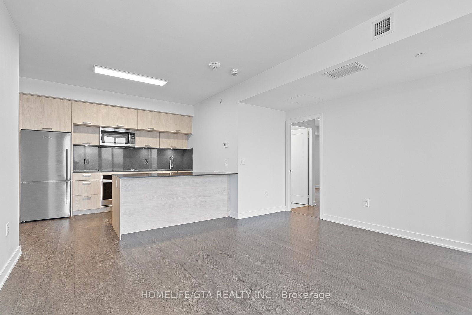 50 Mccaul St, unit 1014 for rent