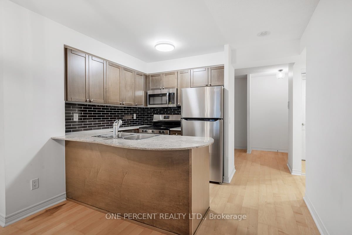 763 Bay St, unit 1110 for sale