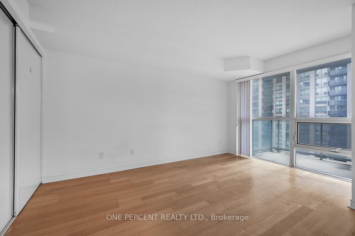 763 Bay St, unit 1110 for sale