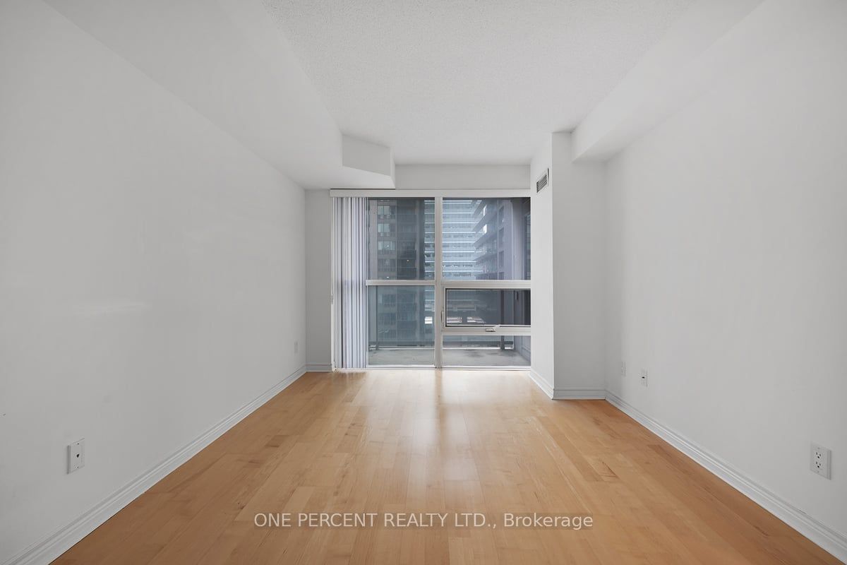 763 Bay St, unit 1110 for sale