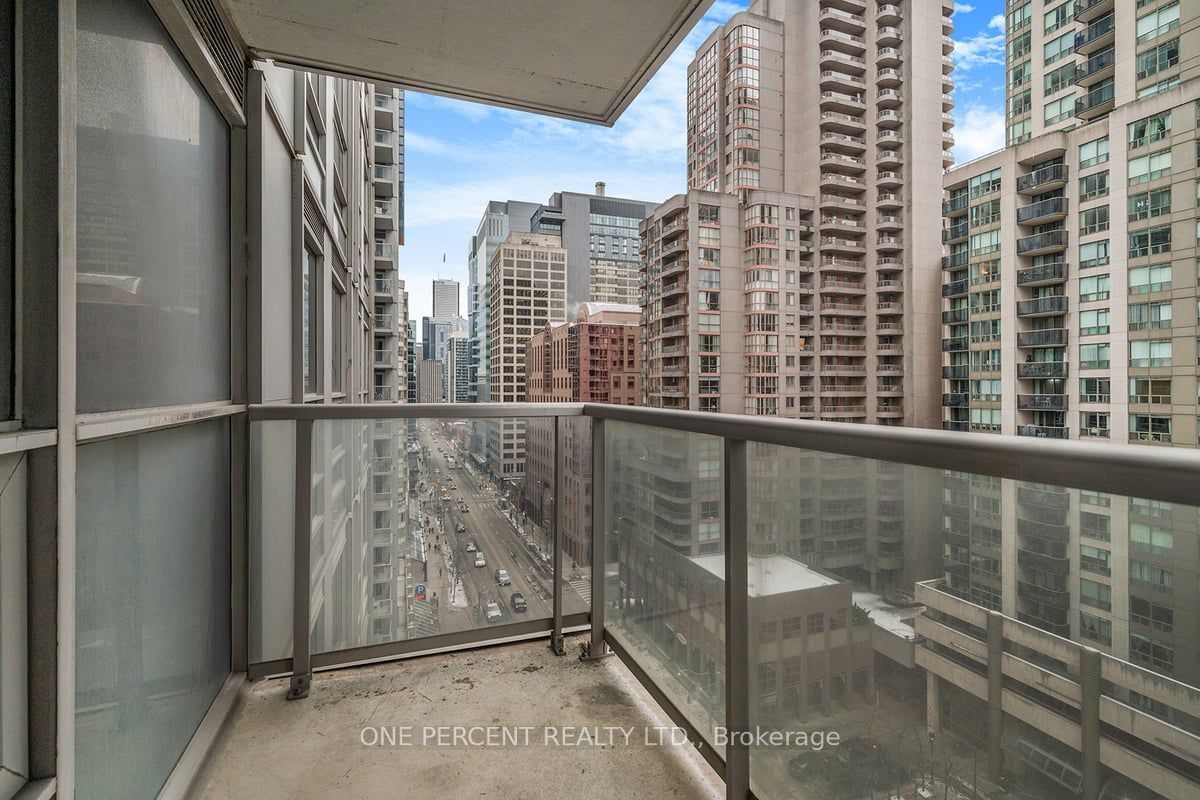 763 Bay St, unit 1110 for sale