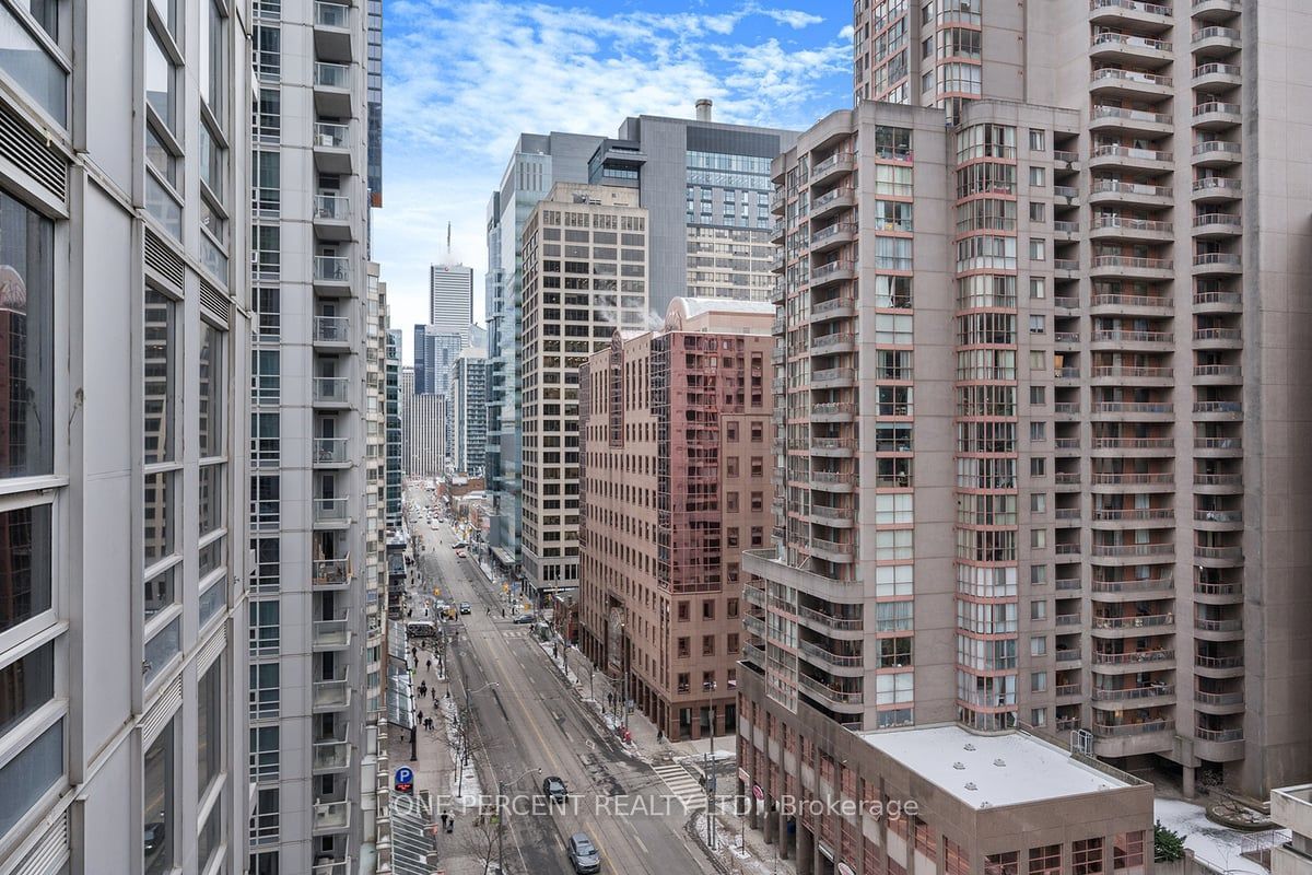 763 Bay St, unit 1110 for sale