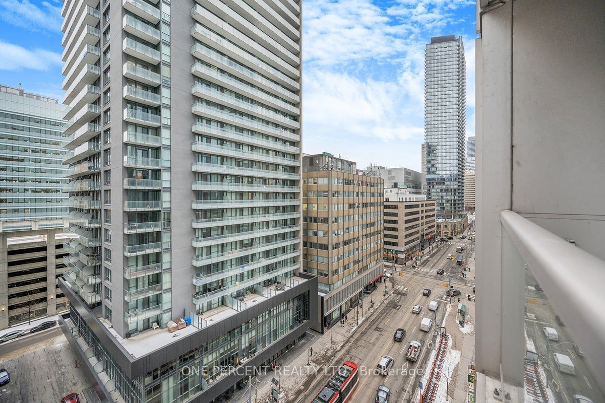 763 Bay St, unit 1110 for sale