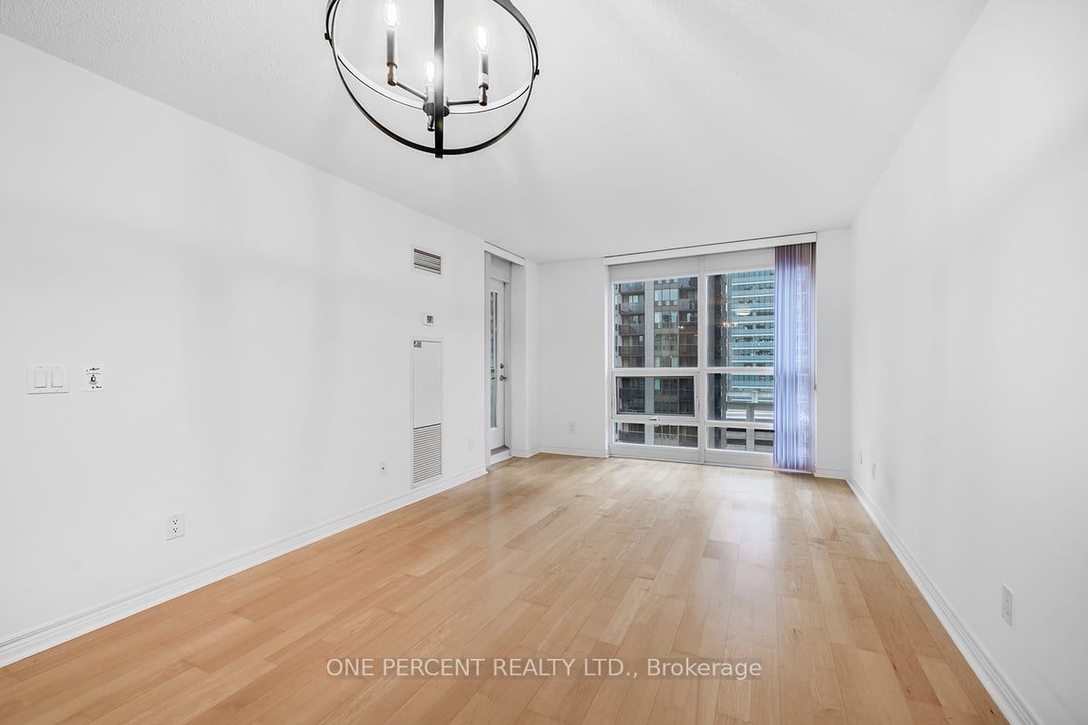 763 Bay St, unit 1110 for sale