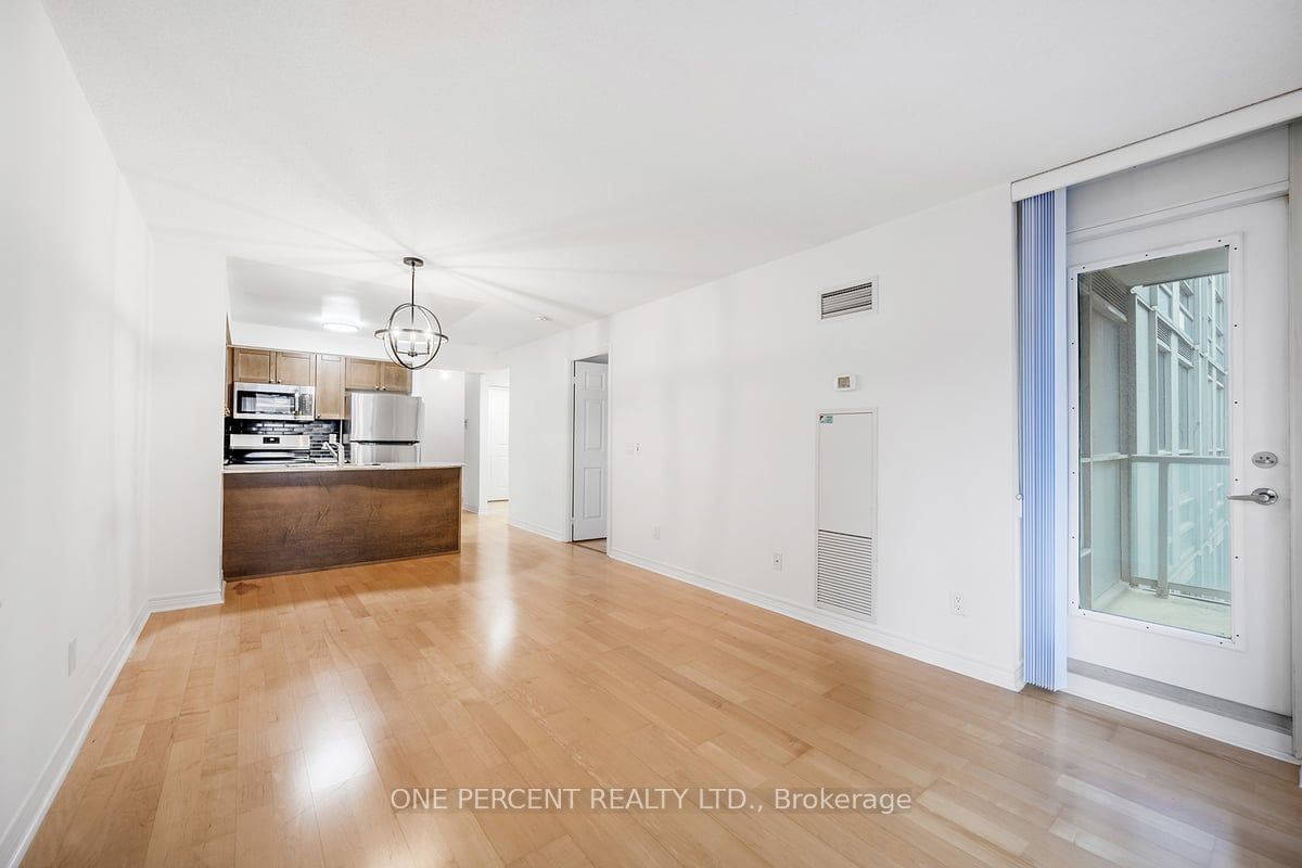 763 Bay St, unit 1110 for sale