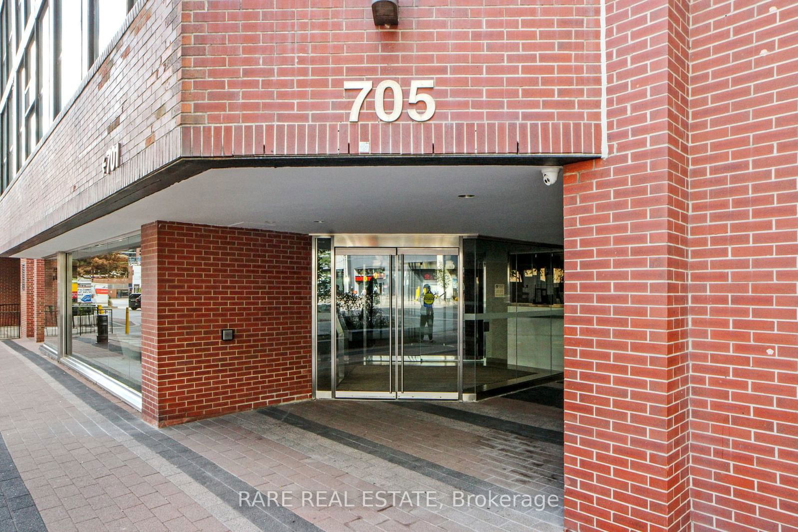 705 King St W, unit 402 for sale