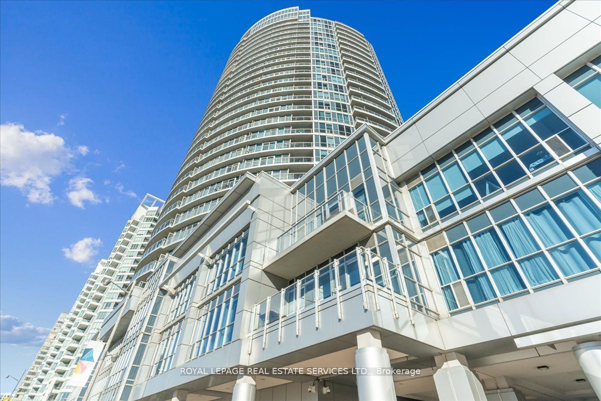 218 Queens Quay W, unit 1007 for rent