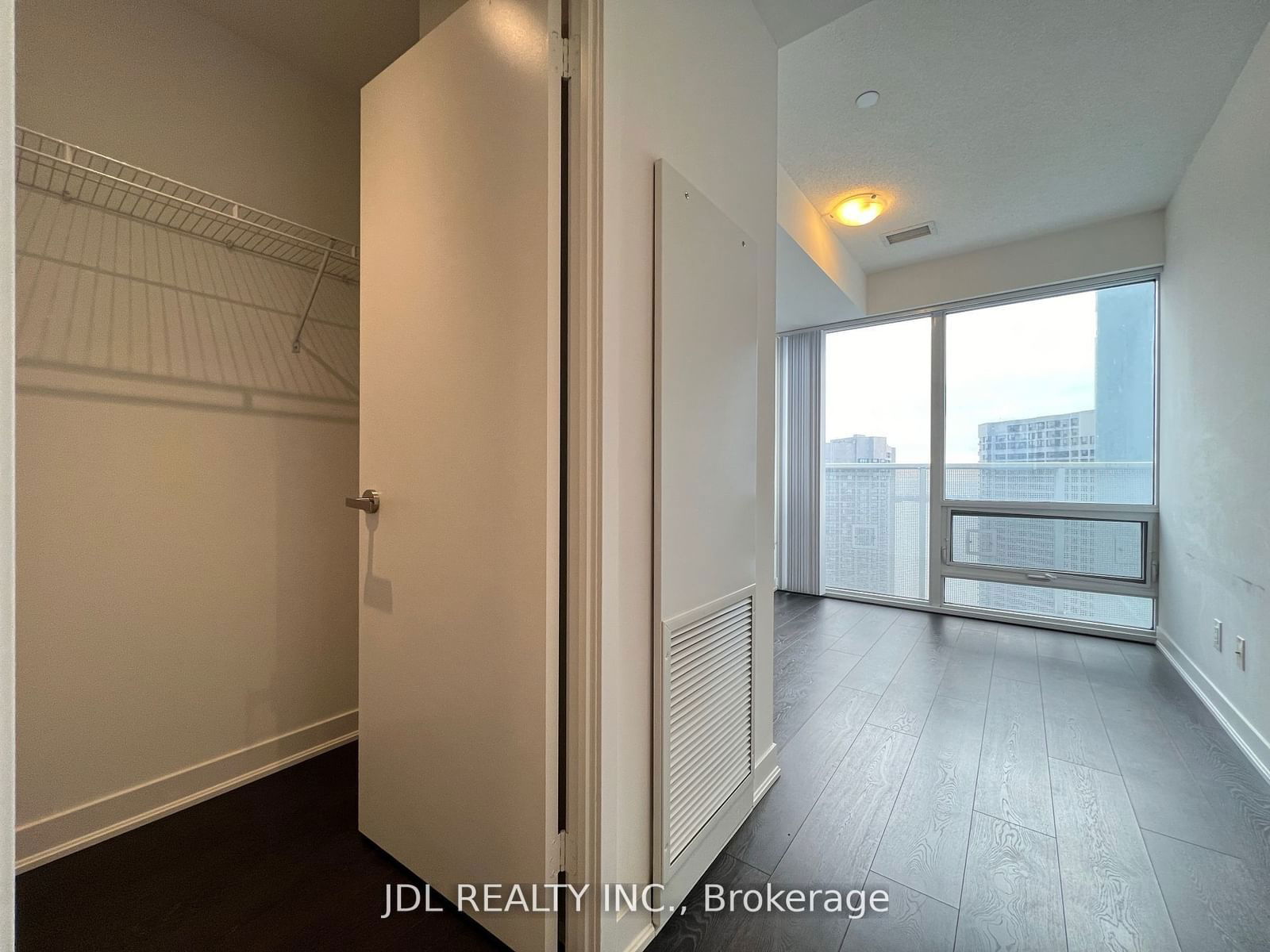 88 Harbour St, unit 3010 for rent