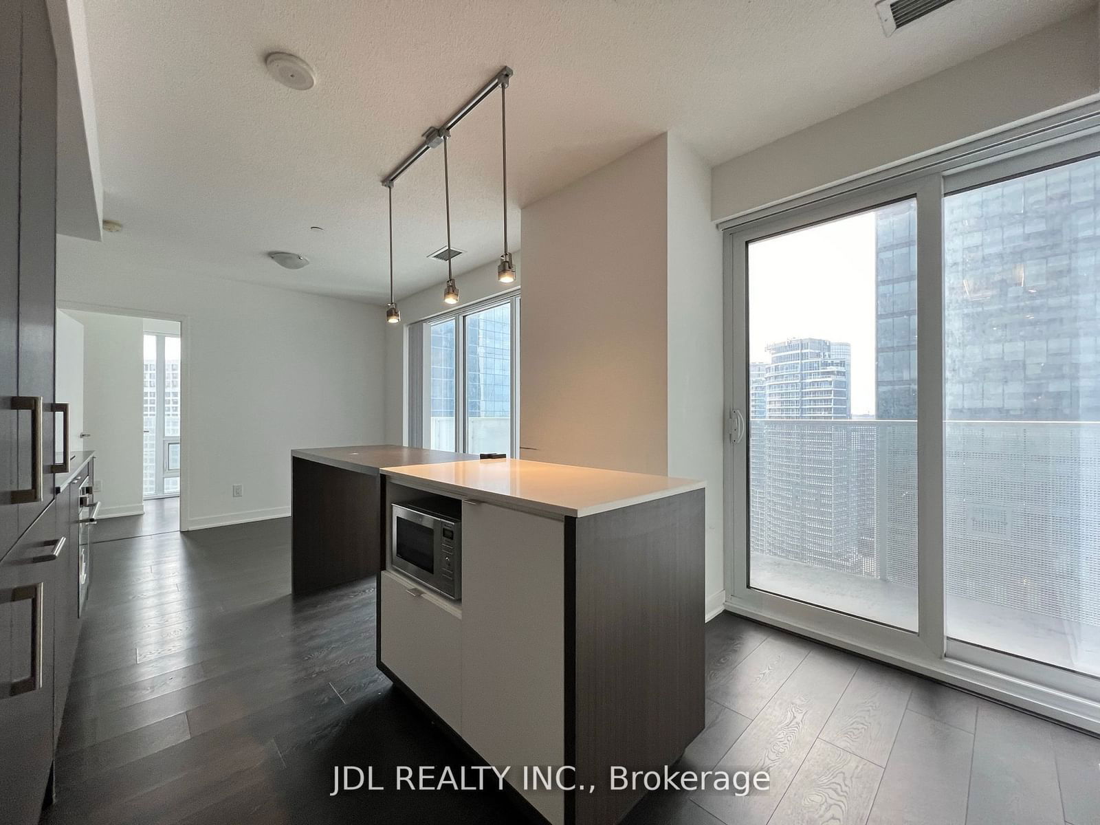 88 Harbour St, unit 3010 for rent