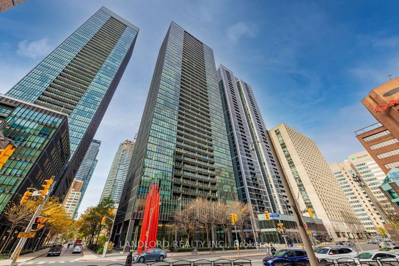 110 Charles St E, unit 2609 for rent