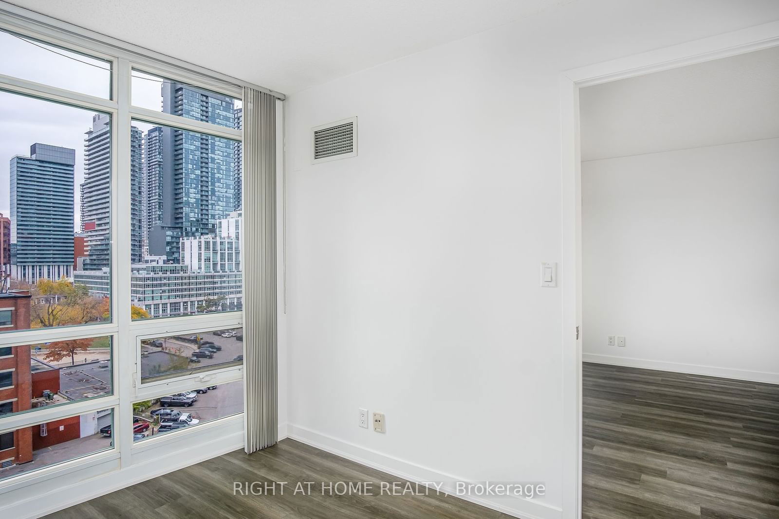 397 Front St W, unit 1107 for rent