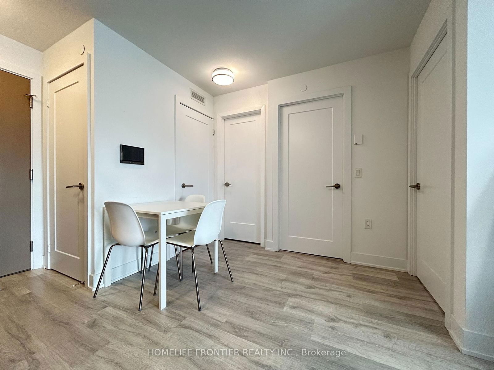 585 Bloor St E, unit 2219 for sale