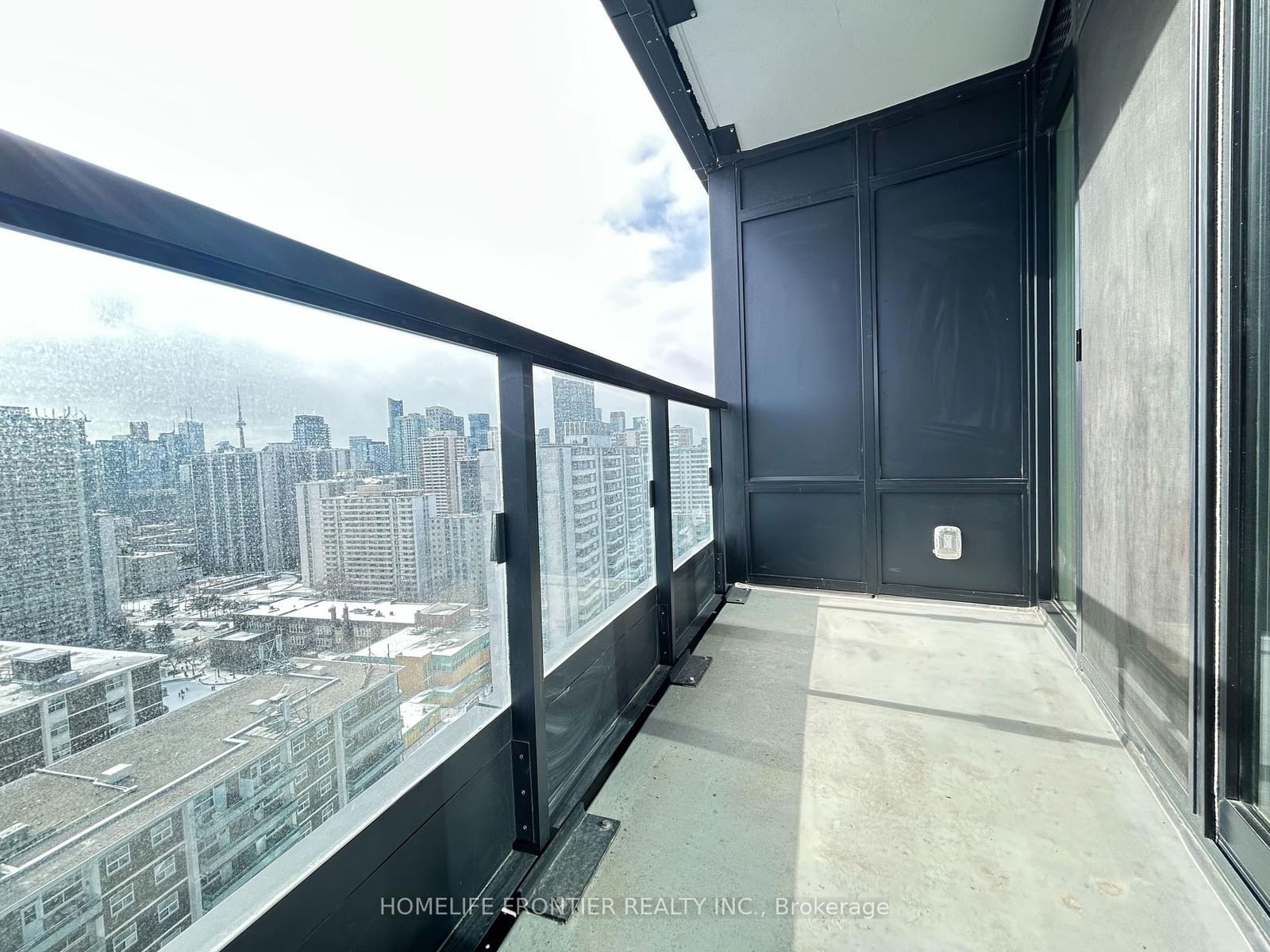 585 Bloor St E, unit 2219 for sale