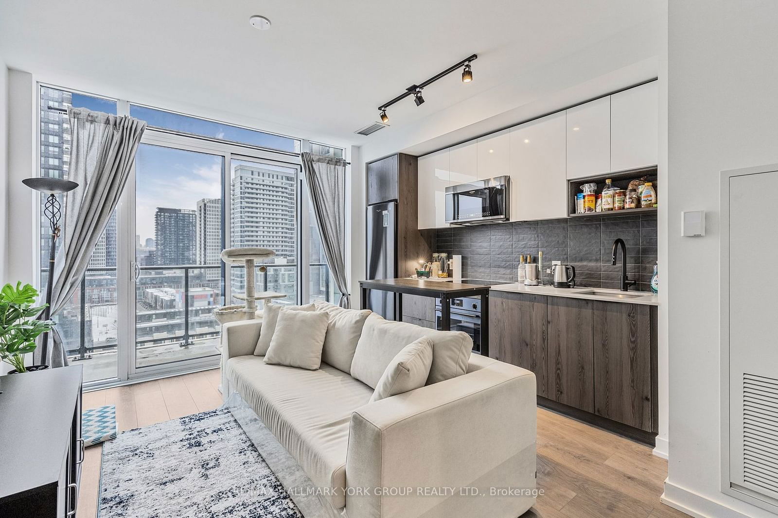 5 Defries St, unit 1112 for sale