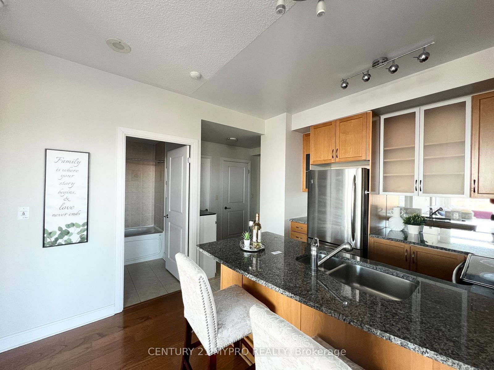 18 Yorkville Ave, unit 2109 for rent