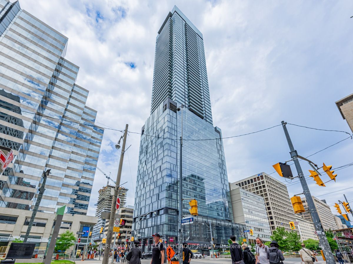 The Residences of 488 University Avenue, Downtown, Toronto