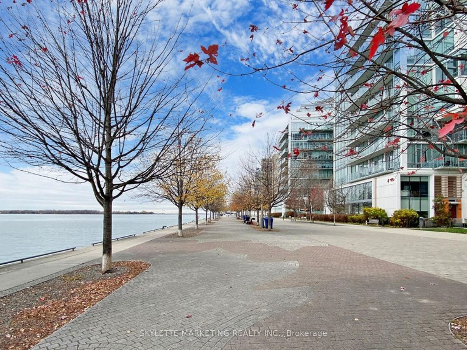 39 Queens Quay E, unit 1113 for sale