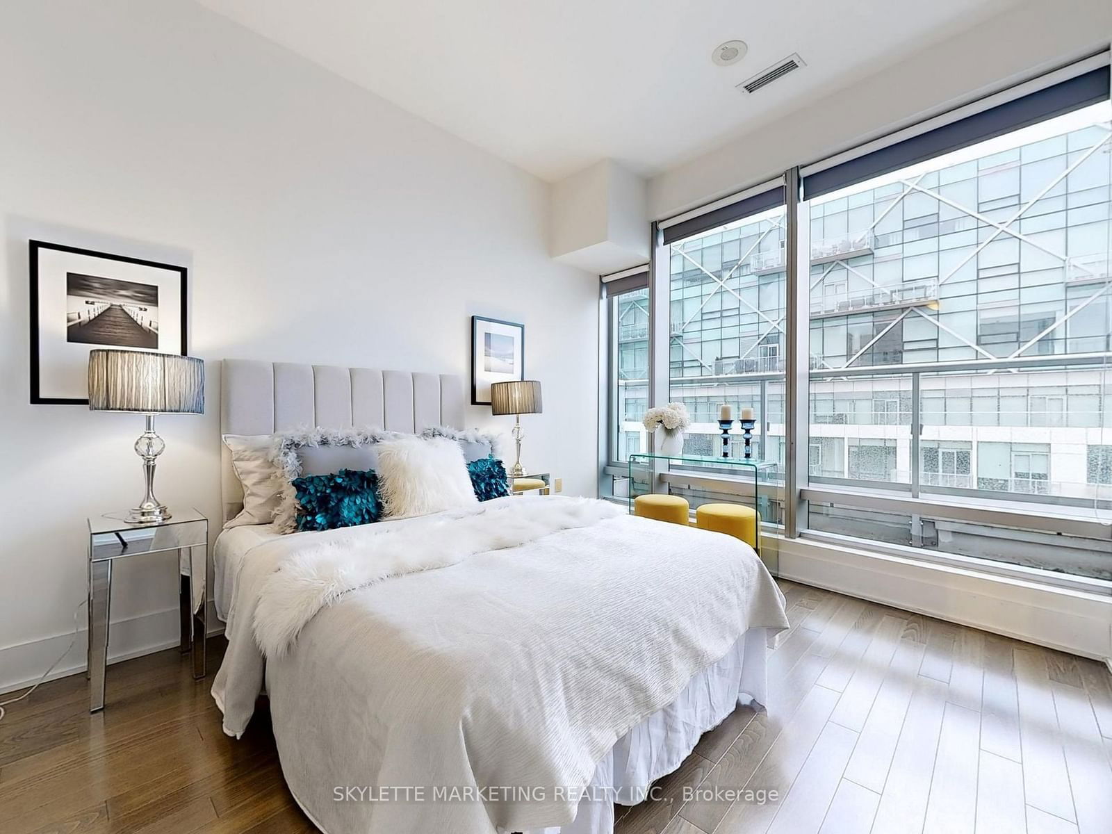 39 Queens Quay E, unit 1113 for sale