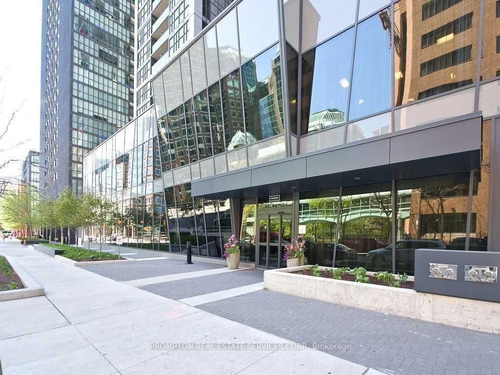 28 Ted Rogers Way, unit 3202 for rent