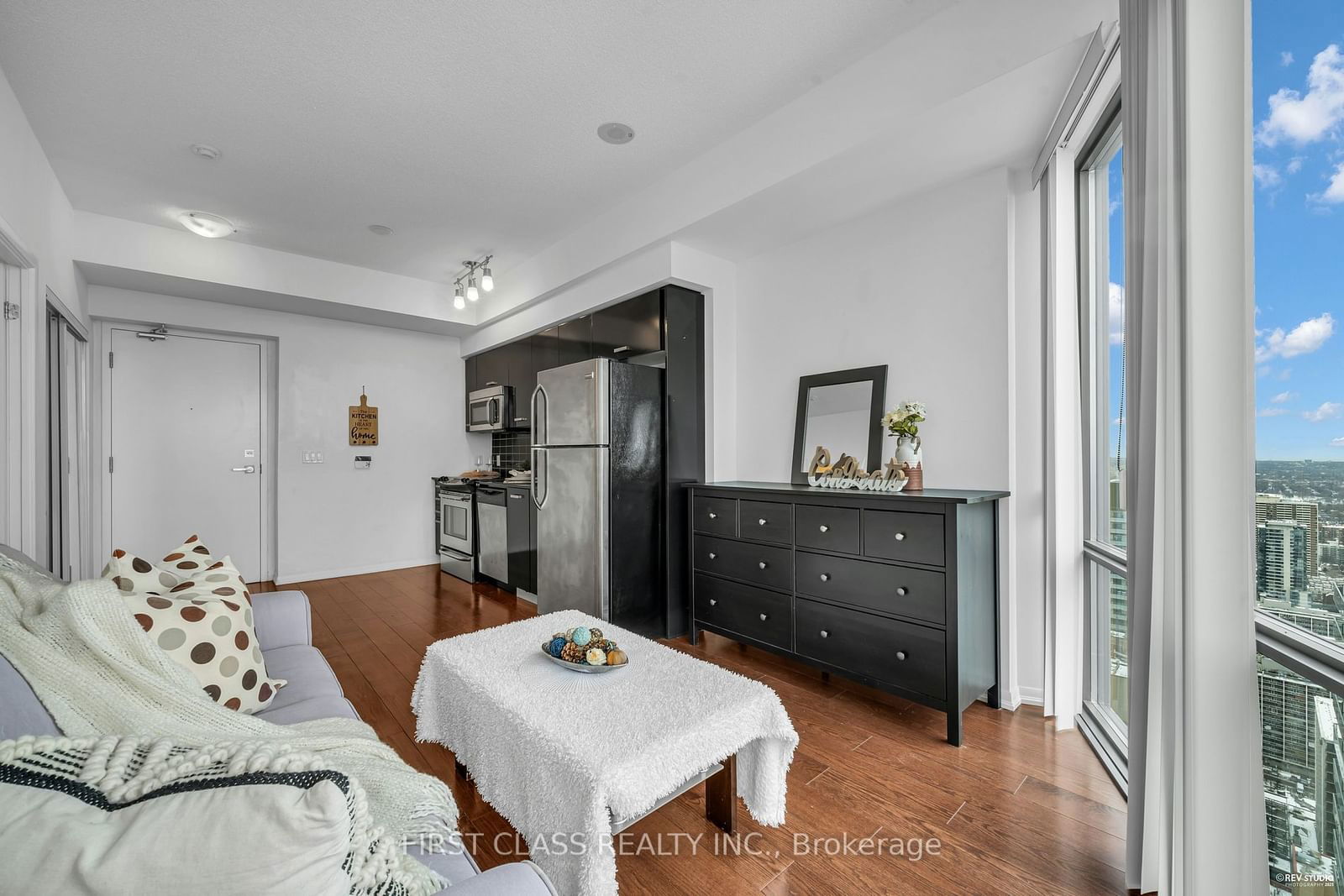 832 Bay St, unit 4609 for sale