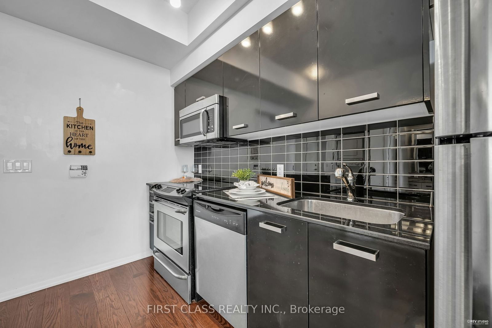 832 Bay St, unit 4609 for sale