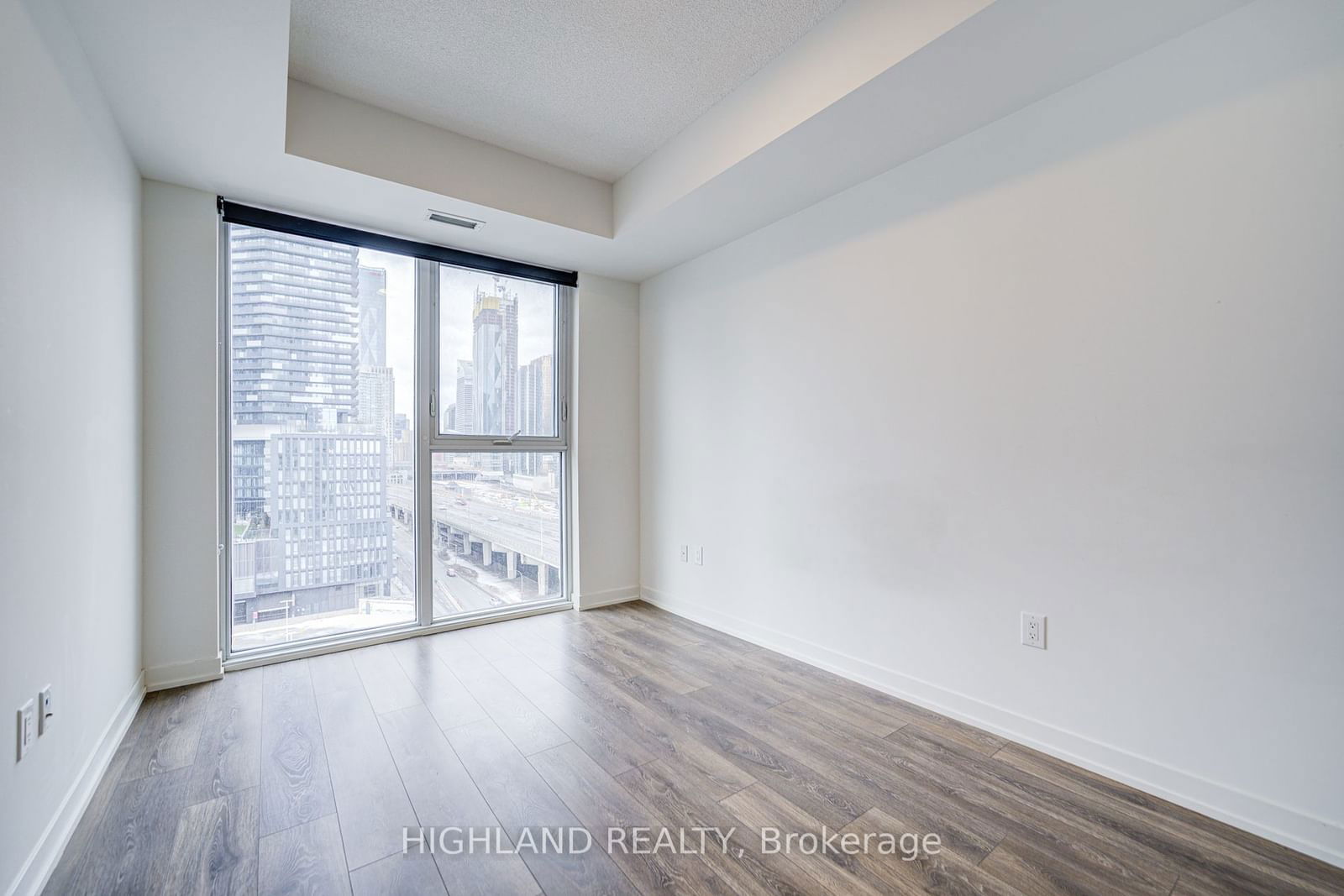 15 Lower Jarvis St, unit 811 for sale