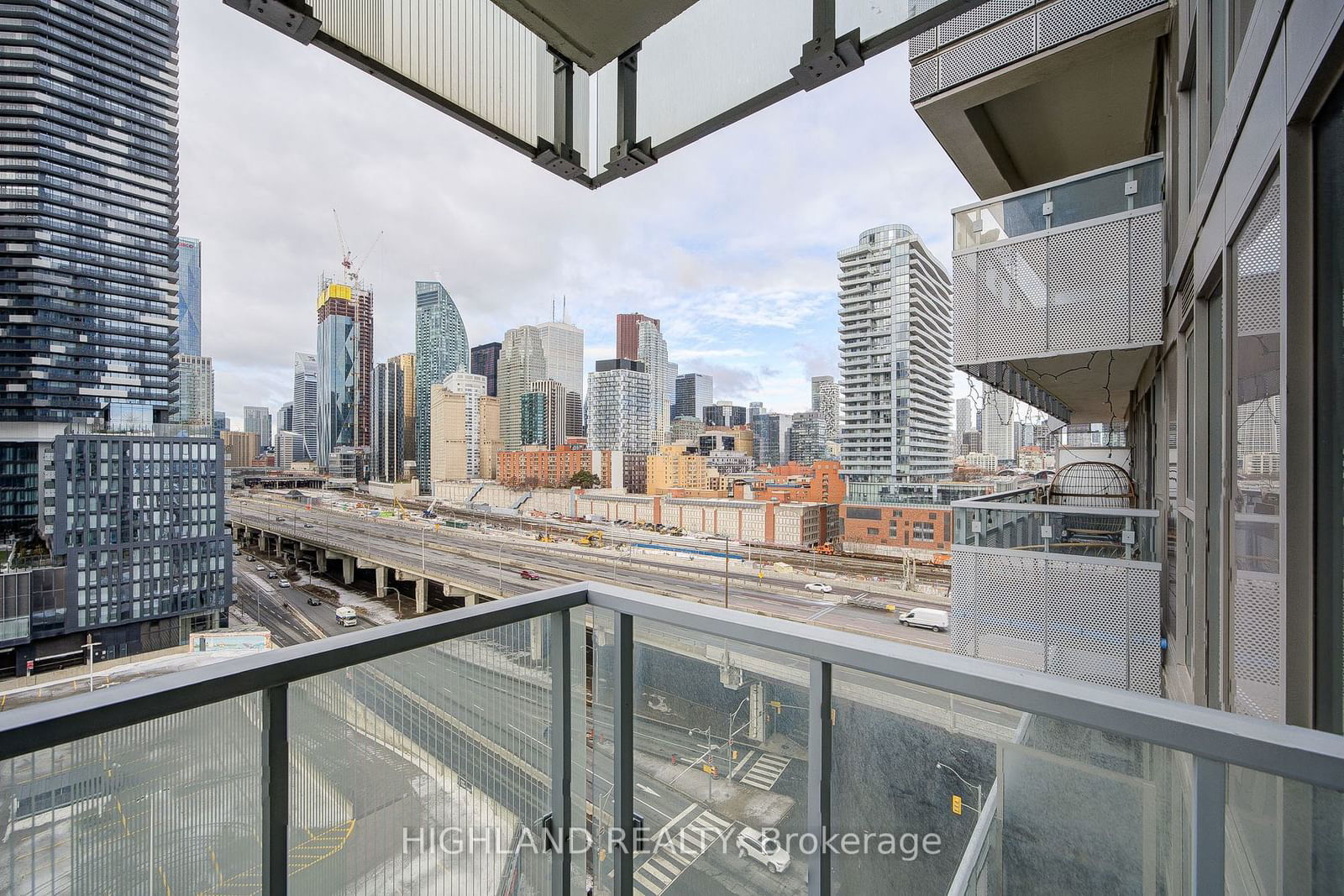 15 Lower Jarvis St, unit 811 for sale